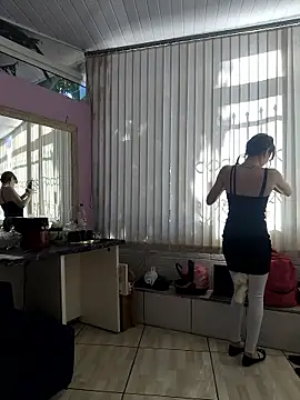 Irresistible24 online show from November 11, 5:35 pm