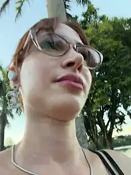 Snapshot of Irresistible24 chatting on February 14, 10:06 pm Irresistible24 online show from February 14, 10:06 pm