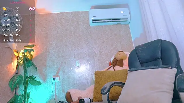 abbyhill27 online show from December 19, 9:38 am