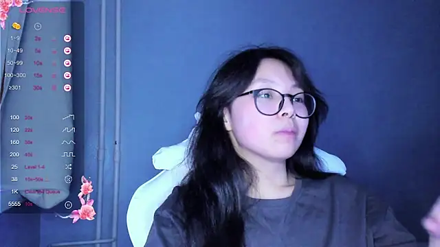 Snapshot of maydaykimmy chatting on December 18, 2:42 am maydaykimmy online show from December 18, 2:42 am