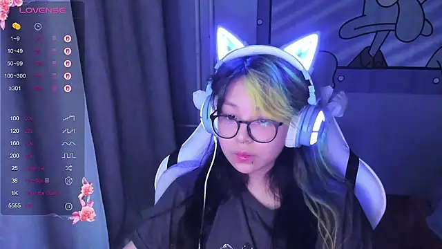 Snapshot of maydaykimmy chatting on March 13, 2:49 am maydaykimmy online show from March 13, 2:49 am