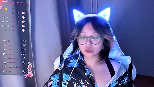 Snapshot of maydaykimmy chatting on October 27, 10:14 pm maydaykimmy online show from October 27, 10:14 pm