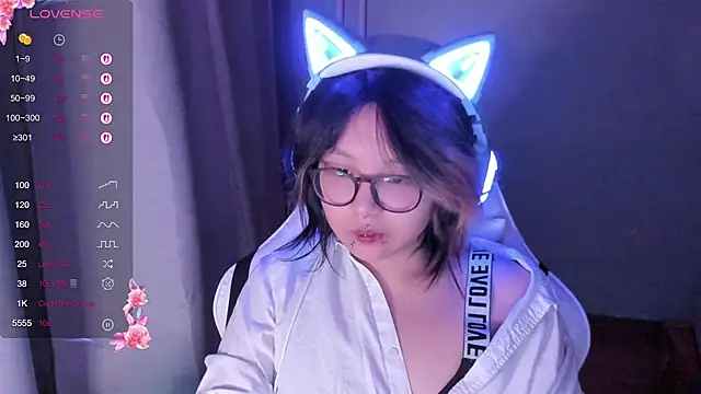 Snapshot of maydaykimmy chatting on November 2, 9:17 pm maydaykimmy online show from November 2, 9:17 pm