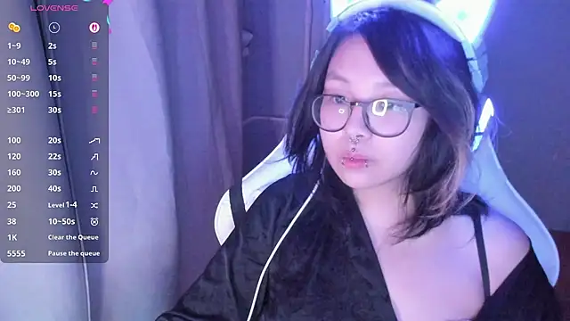 maydaykimmy online show from April 12, 8:36 pm