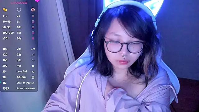 Snapshot of maydaykimmy chatting on April 22, 12:35 am maydaykimmy online show from April 22, 12:35 am