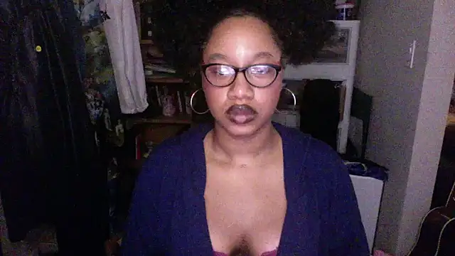 Snapshot of goddessdaisysky chatting on September 28, 5:24 am goddessdaisysky online show from September 28, 5:24 am