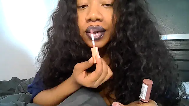Snapshot of goddessdaisysky chatting on April 22, 5:36 pm goddessdaisysky online show from April 22, 5:36 pm