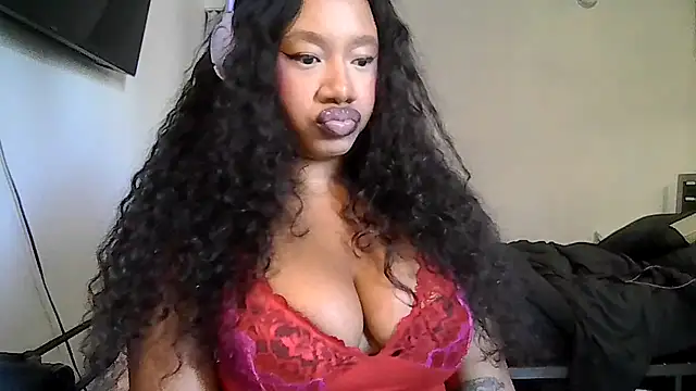 Snapshot of goddessdaisysky chatting on April 26, 5:32 pm goddessdaisysky online show from April 26, 5:32 pm