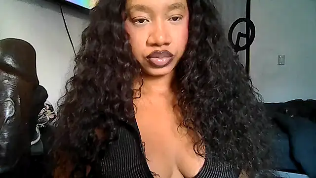 Snapshot of goddessdaisysky chatting on April 28, 3:33 am goddessdaisysky online show from April 28, 3:33 am