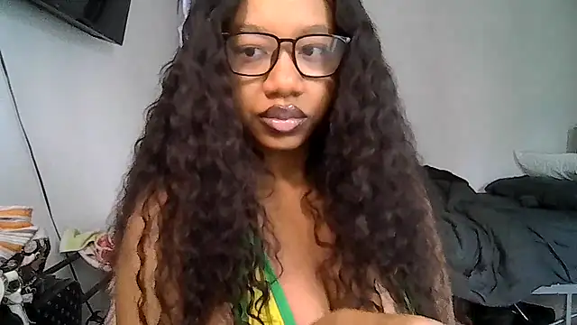 Snapshot of goddessdaisysky chatting on May 1, 2:32 pm goddessdaisysky online show from May 1, 2:32 pm