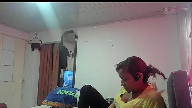 Snapshot of Laflaka22 chatting on May 12, 5:43 pm Laflaka22 online show from May 12, 5:43 pm