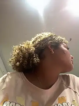 Snapshot of ivy_copper1 chatting on March 20, 8:51 pm ivy copper1 online show from March 20, 8:51 pm