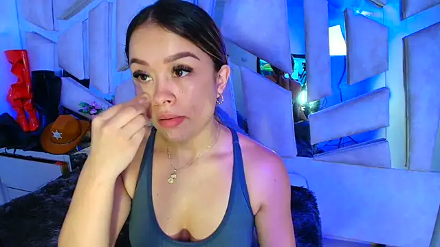 Natalyefoster online show from February 19, 5:09 pm