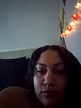 Snapshot of honeeyyy_pot chatting on January 11, 8:21 pm honeeyyy pot online show from January 11, 8:21 pm