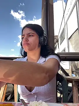 Snapshot of ShawtySlammed chatting on January 10, 7:43 pm ShawtySlammed online show from January 10, 7:43 pm