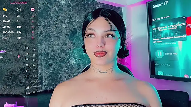 Emmaa Saenz  online show from February 12, 10:38 pm