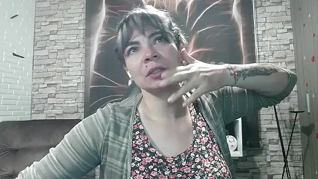 charlotedoll online show from February 4, 6:25 am