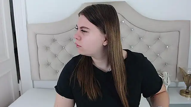 Snapshot of AbbyPleasure chatting on December 5, 9:39 am AbbyPleasure online show from December 5, 9:39 am