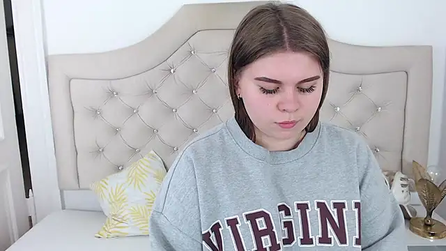 Snapshot of AbbyPleasure chatting on December 6, 3:44 pm AbbyPleasure online show from December 6, 3:44 pm