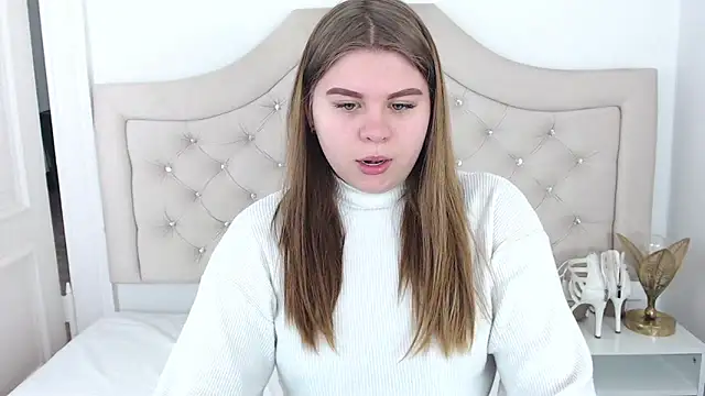 Snapshot of AbbyPleasure chatting on December 13, 9:57 am AbbyPleasure online show from December 13, 9:57 am