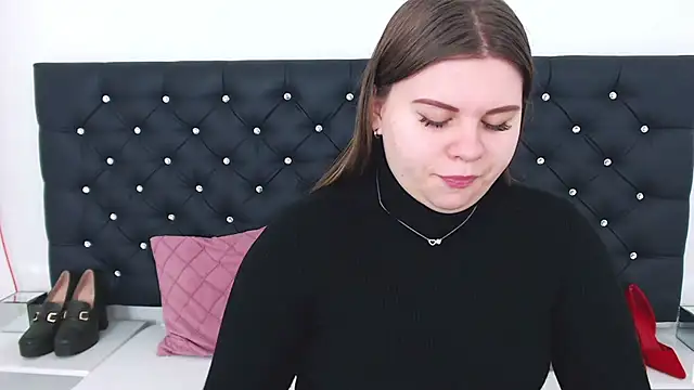 Snapshot of AbbyPleasure chatting on February 12, 9:42 am AbbyPleasure online show from February 12, 9:42 am