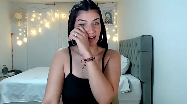 Snapshot of ZajiraShane chatting on December 17, 7:07 am ZajiraShane online show from December 17, 7:07 am