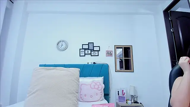 kamila lopez online show from March 8, 8:56 pm