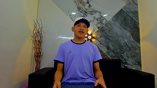 Snapshot of liam_genner_ chatting on February 24, 8:25 pm liam genner online show from February 24, 8:25 pm