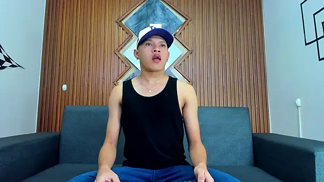 Snapshot of liam_genner_ chatting on March 3, 7:28 pm liam genner online show from March 3, 7:28 pm