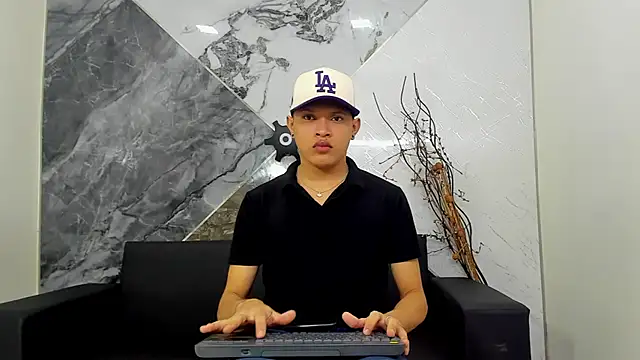 Snapshot of liam_genner_ chatting on March 5, 7:38 pm liam genner online show from March 5, 7:38 pm