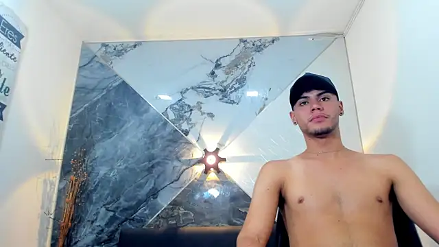 Snapshot of liam_genner_ chatting on March 10, 1:56 am liam genner online show from March 10, 1:56 am