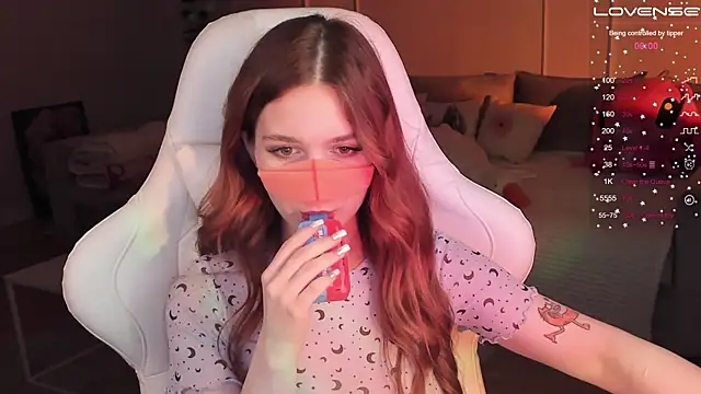 Frau Lina online show from January 11, 5:29 pm