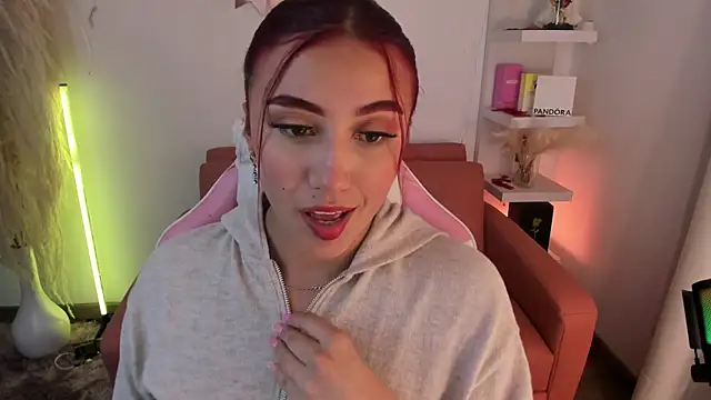 Snapshot of veronicaxx69 chatting on April 24, 4:26 am veronicaxx69 online show from April 24, 4:26 am