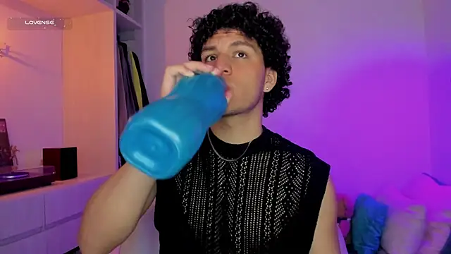 Curlblue online show from December 2, 2:17 am