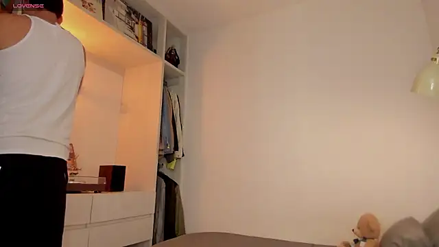 Curlblue online show from March 25, 4:40 am