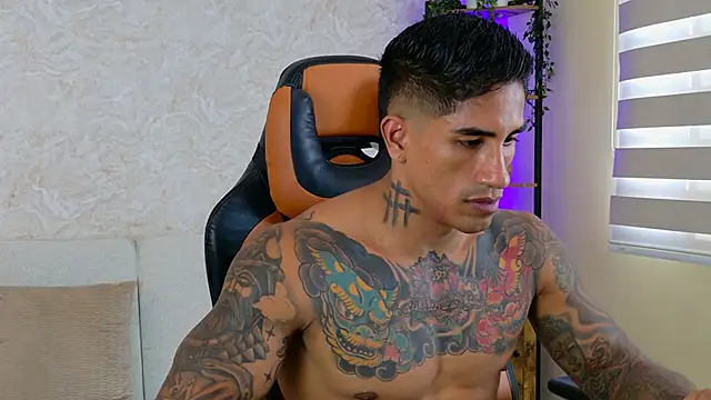 AdanReilly online show from January 27, 7:56 pm