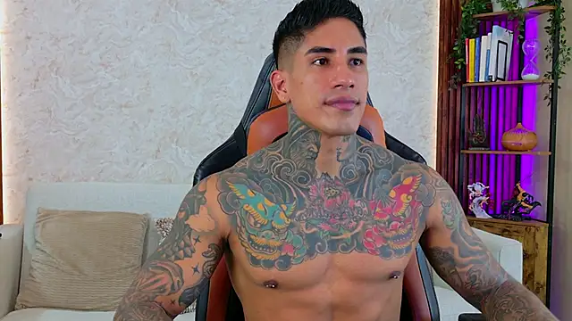 Snapshot of AdanReilly chatting on February 14, 3:53 pm AdanReilly online show from February 14, 3:53 pm