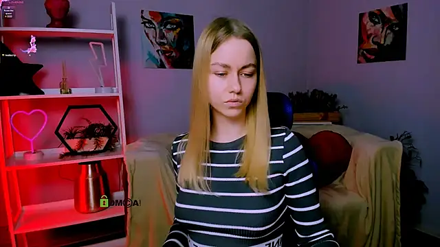 Snapshot of scarlet_mooore chatting on March 5, 8:32 pm scarlet mooore online show from March 5, 8:32 pm