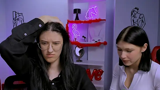 Snapshot of scarlet_mooore chatting on March 7, 11:27 pm scarlet mooore online show from March 7, 11:27 pm