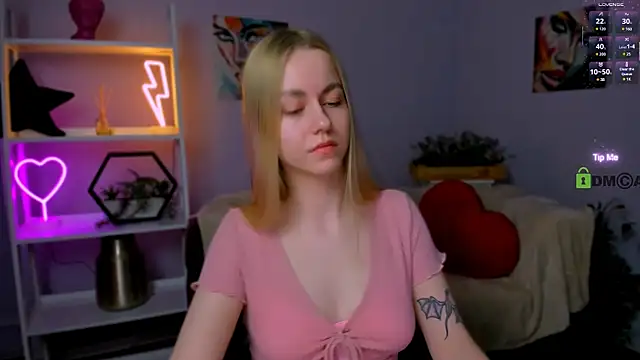 Snapshot of scarlet_mooore chatting on March 17, 8:30 pm scarlet mooore online show from March 17, 8:30 pm