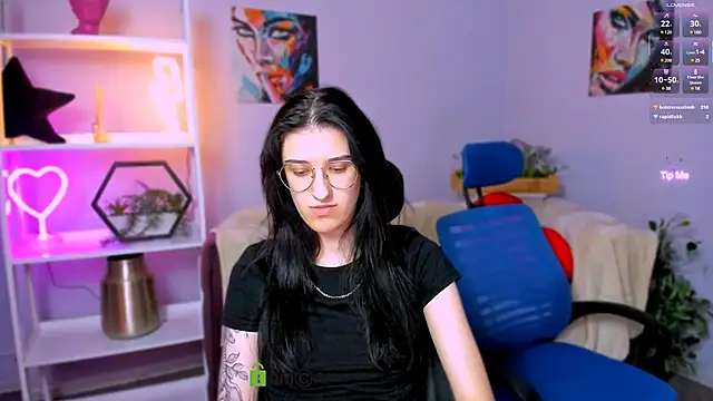 Snapshot of scarlet_mooore chatting on March 17, 11:32 pm scarlet mooore online show from March 17, 11:32 pm