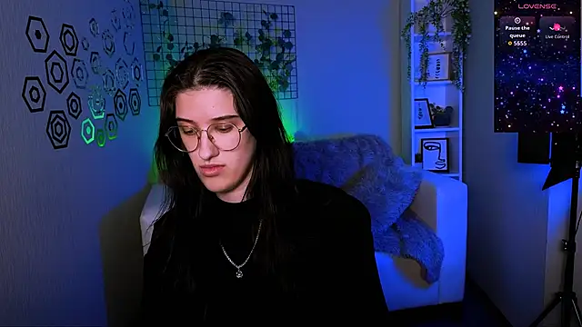 Snapshot of scarlet_mooore chatting on October 19, 12:11 am scarlet mooore online show from October 19, 12:11 am