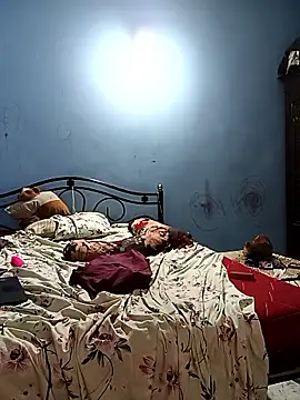 Snapshot of HottyOlly chatting on November 3, 5:47 pm HottyOlly online show from November 3, 5:47 pm