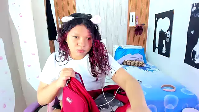 Emily Coper18 online show from July 17, 2:02 pm