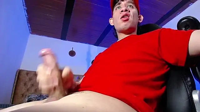 Snapshot of cute_eidenx chatting on February 19, 3:35 am cute eidenx online show from February 19, 3:35 am