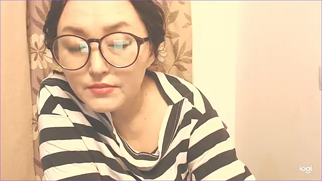 Snapshot of hrnyteacher chatting on December 10, 9:00 pm hrnyteacher online show from December 10, 9:00 pm