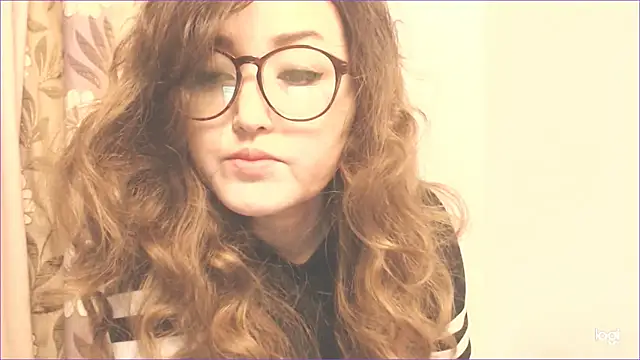 Snapshot of hrnyteacher chatting on December 26, 8:32 pm hrnyteacher online show from December 26, 8:32 pm