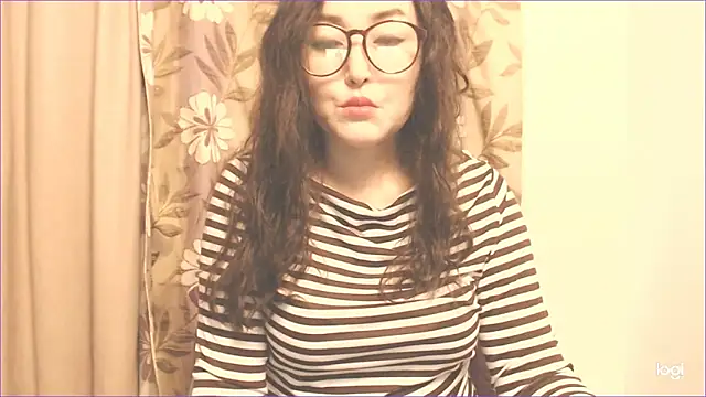 Snapshot of hrnyteacher chatting on February 12, 12:12 pm hrnyteacher online show from February 12, 12:12 pm