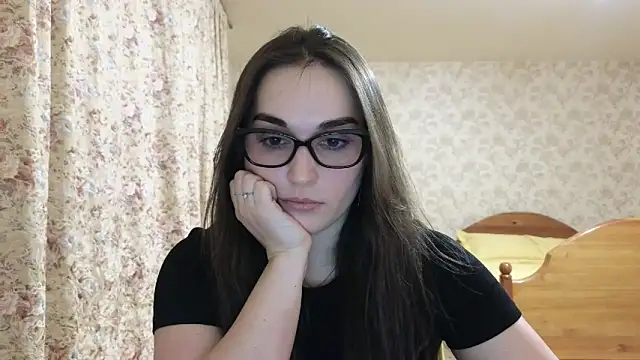 Snapshot of me_lissa_sun13 chatting on February 11, 6:33 pm me lissa sun13 online show from February 11, 6:33 pm