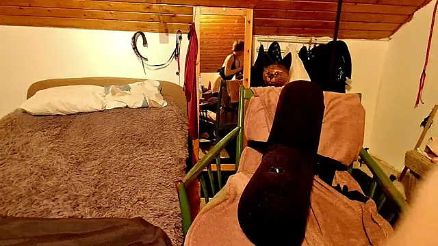 Hot Colettte online show from February 23, 5:56 am